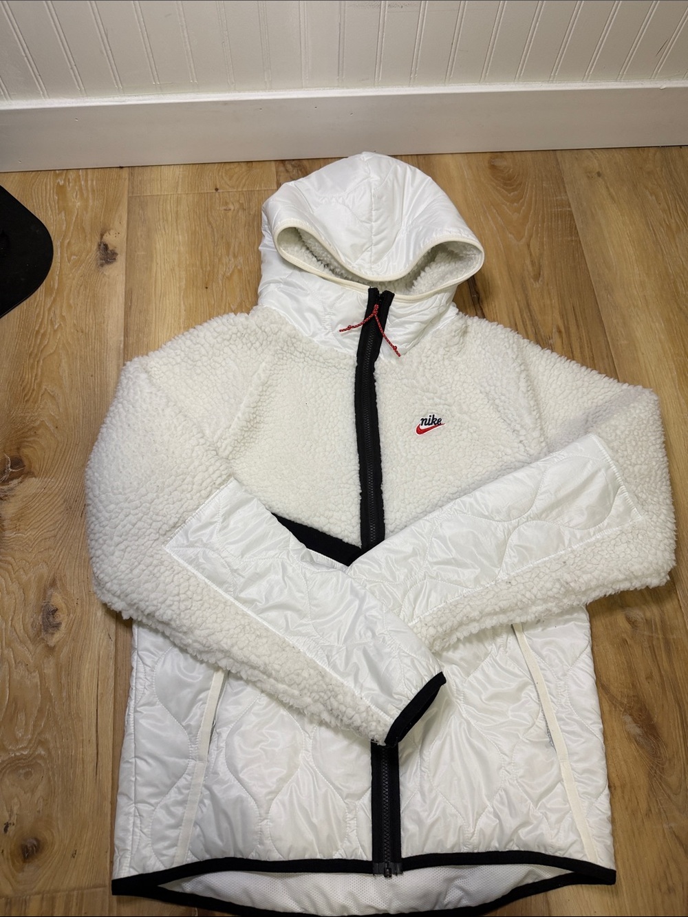 Nike White Sherpa Fleece and Quilted Hooded Jacket size medium